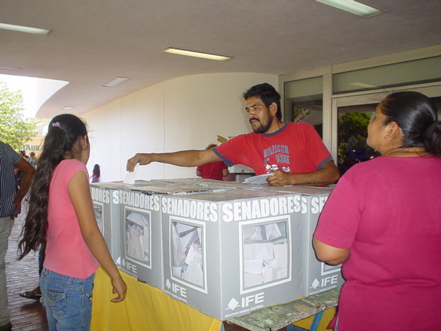 http://enlineadirecta.info/fotos/Z-IFE_Elecciones454.jpg