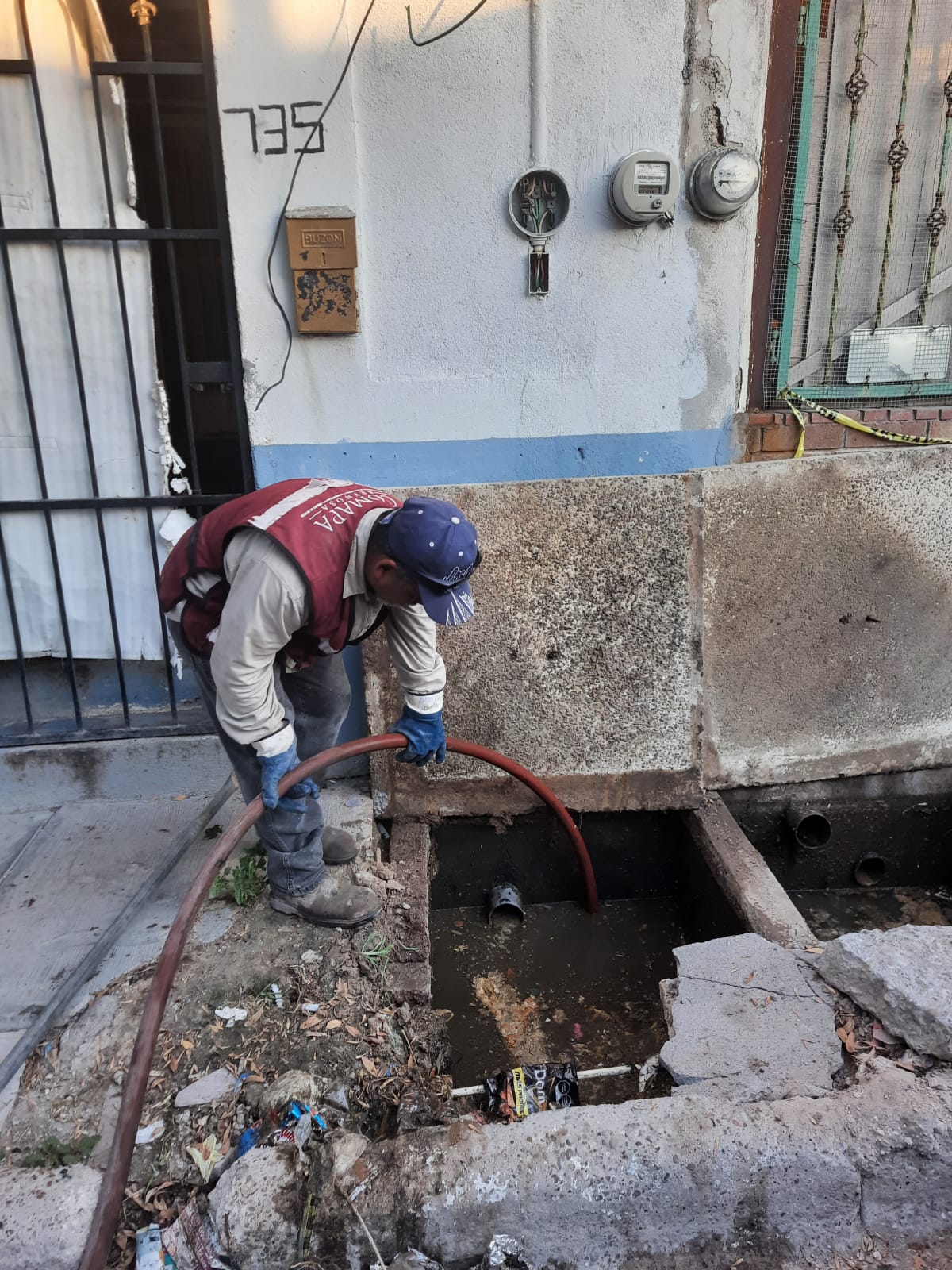 Atendió COMAPA reportes de fugas de agua residual en Jarachina Norte