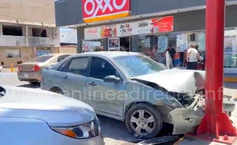 Accidente vial deja lesionados daños materiales y caos vehicular