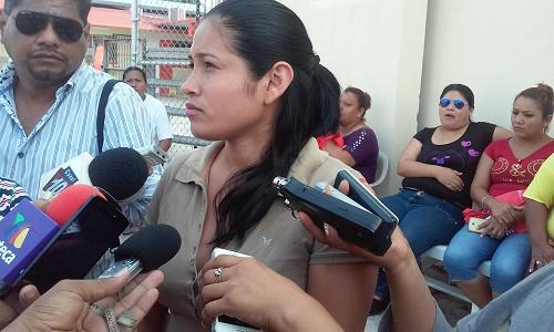 Alumnos de la Cedros del Líbano regresaron a clases, sus padres mantienen plantón