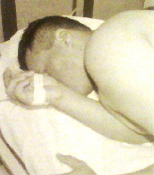 Baleado por presuntos marinos