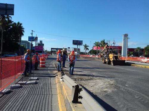 Desvían tráfico por el Boulevard Adolfo López Mateos por paso inferior San Pedro