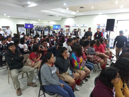 Brindan oferta educativa en Expo Orienta 2020.