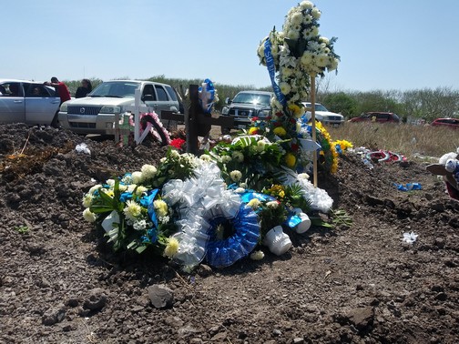 Dan el íºltimo adiós al bebé Martín, que lo querían cremar segíºn por tener Coronavirus