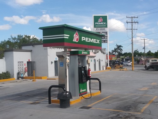 Precio bajo del diésel en Brownsville pega a gasolineros en Matamoros