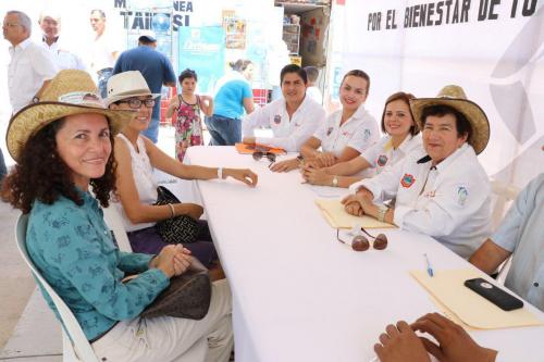 Encabeza Magdalena Peraza Guerra jornada Médico Asistencial en la colonia Tancol