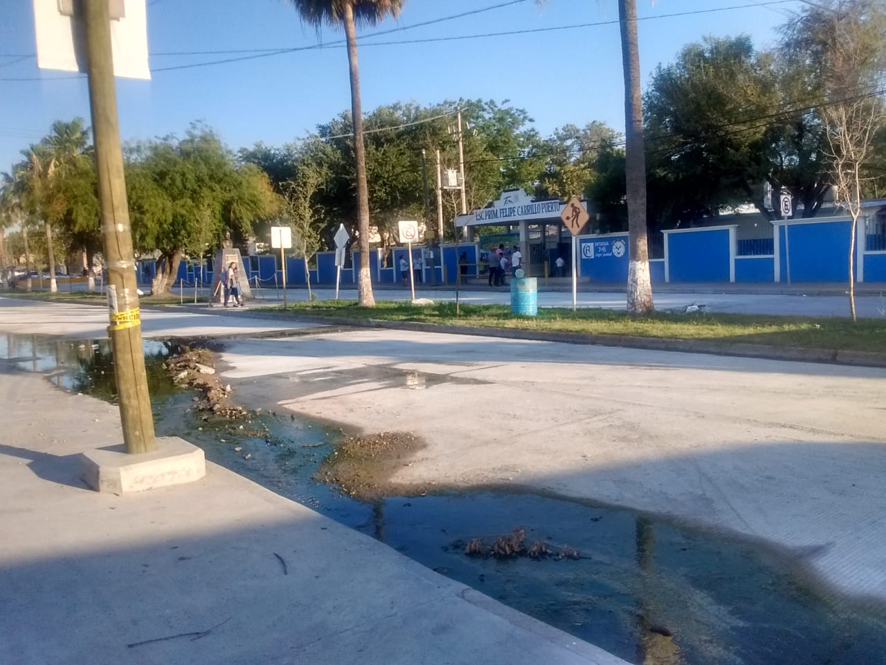 COMAPA da solución a brote de aguas negras en bulevar Del Maestro