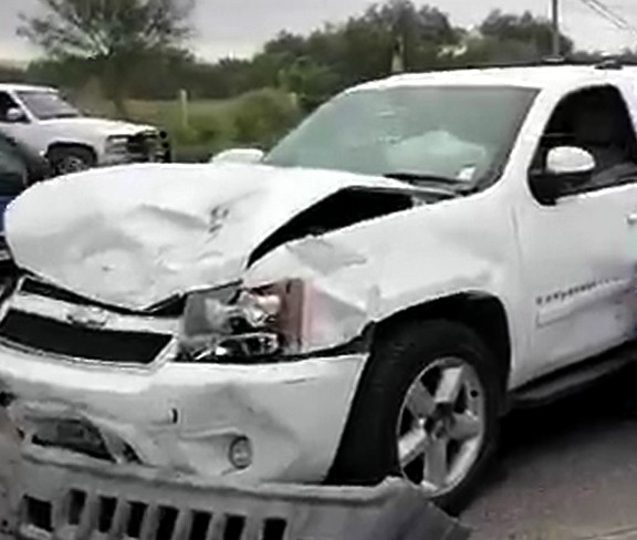 Accidente vial deja daños y un lesionado