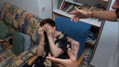 DIF alerta ante el maltrato de adultos menores