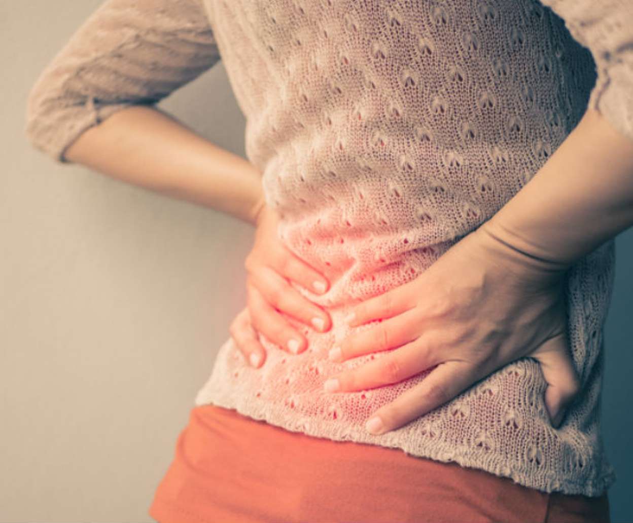 Postura y remedios para aliviar el dolor de espalda