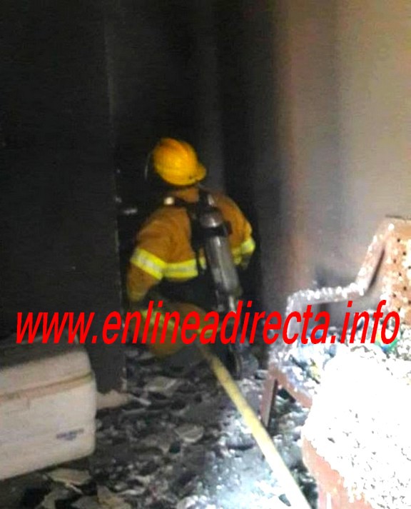 Bomberos sofocan incendio en vivienda en la zona Centro