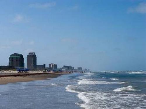 Cierran Isla del Padre por marea alta, a Playa Bagdad no la afecta