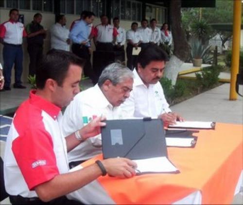 Colabora CONALEP con empresa en beneficio de alumnos