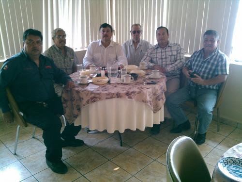 Un Café político con Edgar González