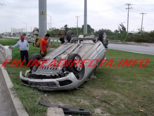 Conductora Vuelca En Su Unidad Sobre El Libramiento Oriente Enl Neadirecta Info