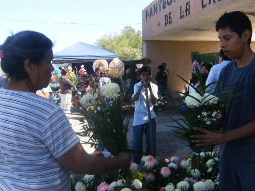 Cierra con éxito concurso de altares de muertos en la plaza principal de Matamoros