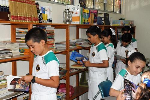 Supera Tamaulipas media estándar de la UNESCO de libros por alumno