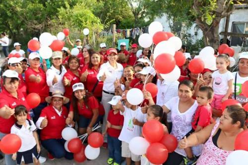 Acapara Mónica González simpatía de los ciudadanos del Distrito 11