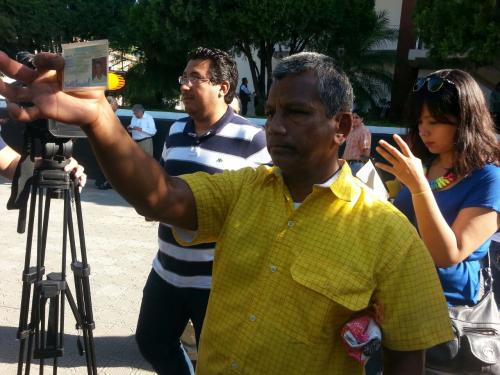 Ecuatoriano pide ayuda para regresar a su país