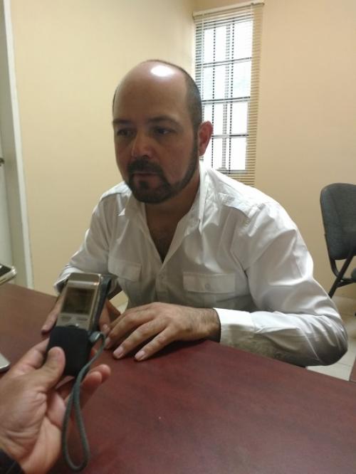 Sigue mortandad de peces en Playa Costa Azul