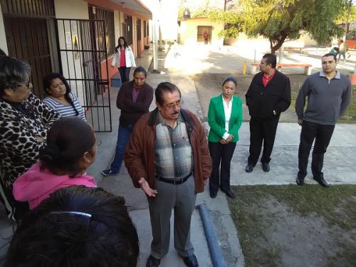 Ponen candados a la dirección de la Escuela Rafael Betancourt