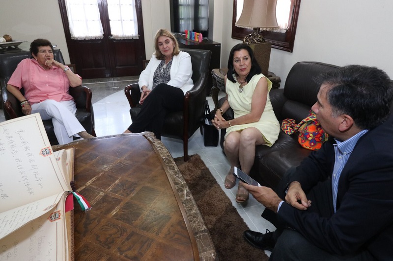 Refrenda gobierno de Tampico lazos de unidad con Colombia