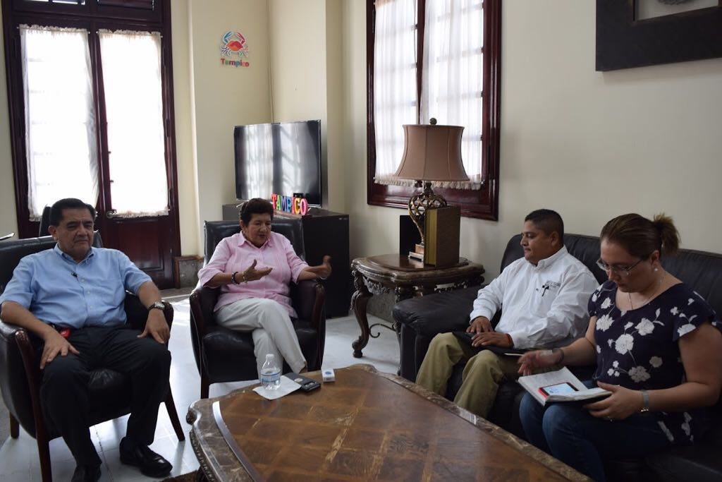 Refrenda Magda Peraza apoyo a nuevo delegado de seguridad en la zona