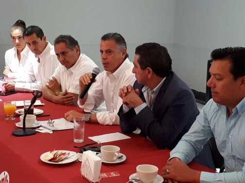 Propone Chucho Nader a constructores un gobierno honesto y transparente