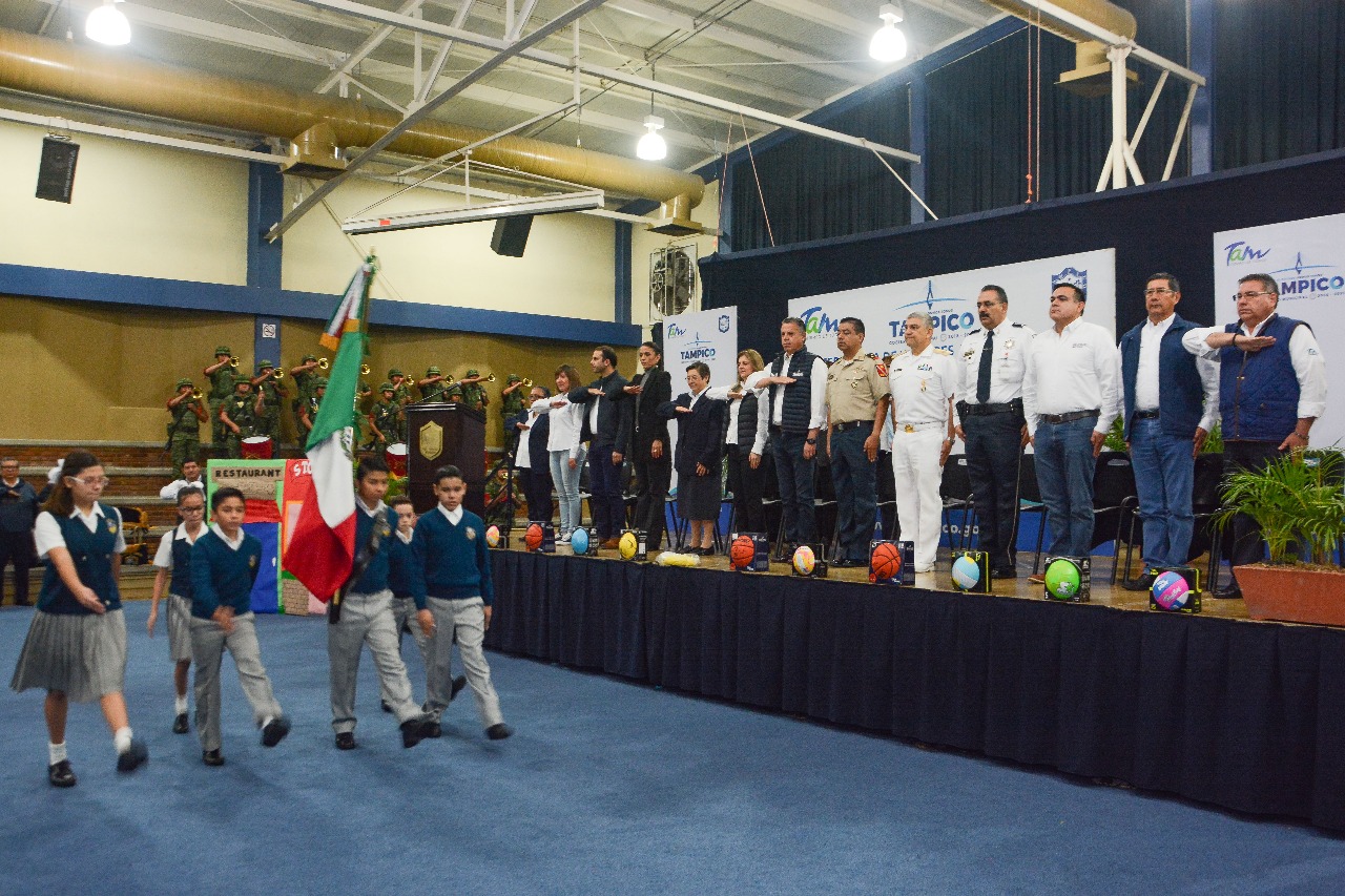 Preside Chucho Nader Ceremonia Cívica en el Felix de Jesíºs Rougier