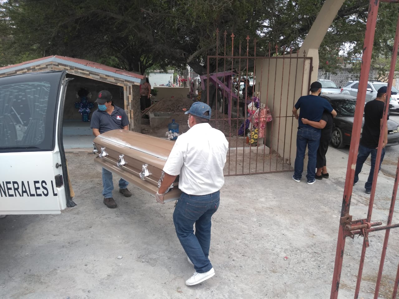 Denuncian posible negligencia médica en el IMSS, tras fallecimiento de paciente de 87 años