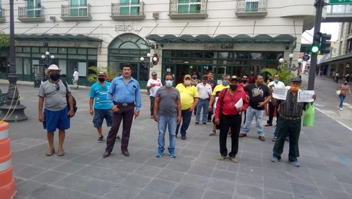 Pescadores protestan por presunto desvío de recursos que debían entregarles, ya que quedaron fuera del beneficio