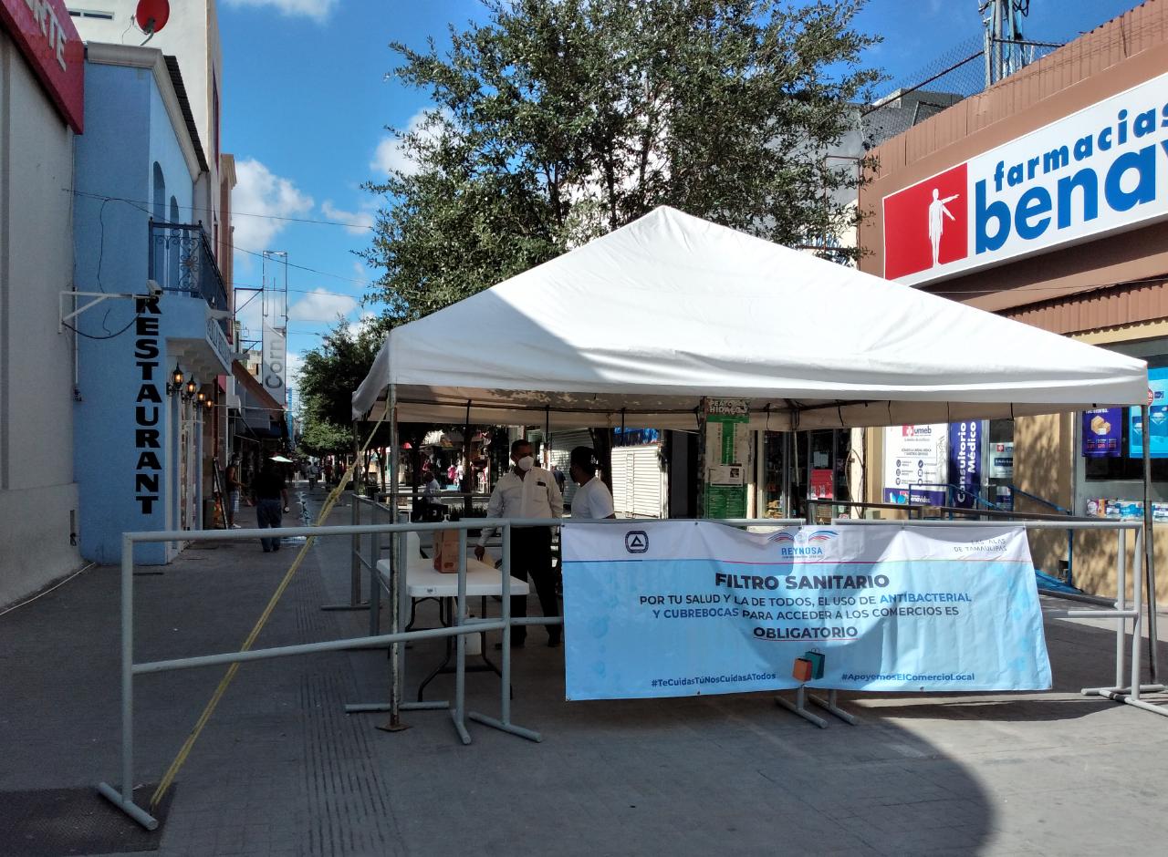 Instala municipio filtro sanitario en la zona peatonal; aplican gel antibacterial y entregan cubrebocas