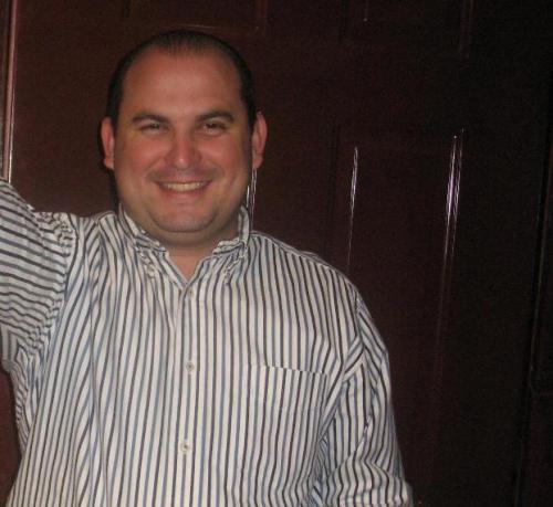 Captan solicitudes en oficina de enlace