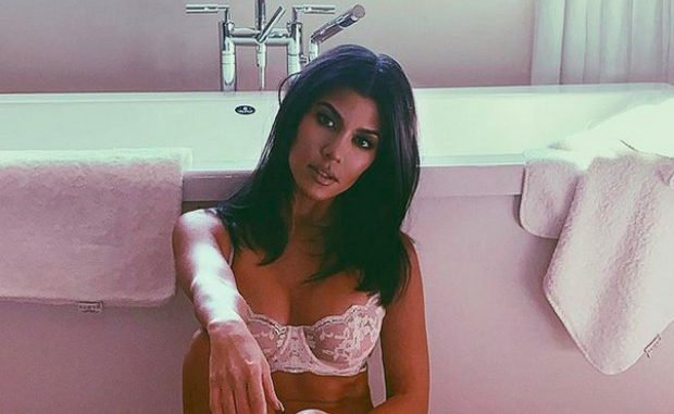 Kourtney Kardashian contesta comentario burlón a publicación en lencería