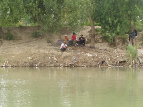 Alertan a migrantes por calor extremo en Texas