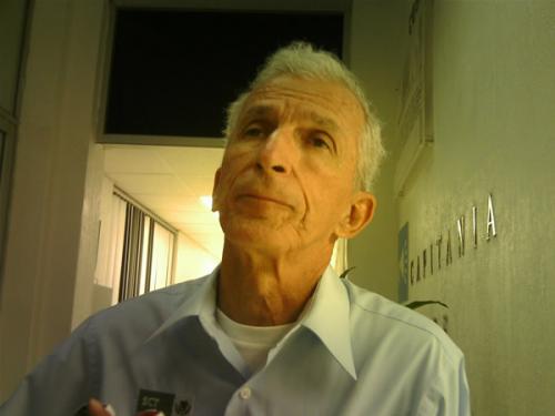 Para evitar erosión de la playa construirán espigones en el 2011