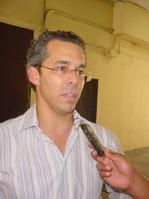 Carece protección civil de una ambulancia