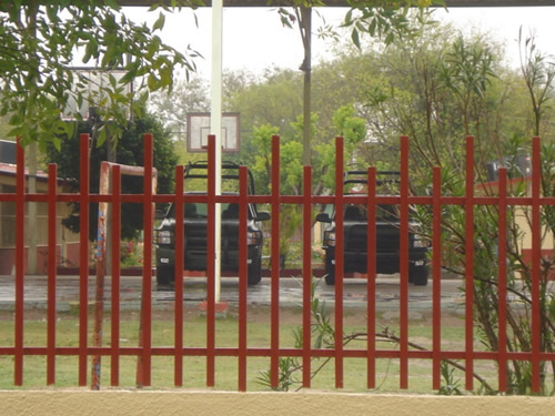 Sin permiso militares toman primaria Antonio Caso de guarida