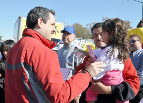 Niños, jóvenes y adultos se unieron al sexto Paseo Deportivo encabezado por Benjamín Galván y Martha Alicia