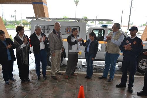 La empresa AFX Industries dona camioneta de rescates a Protección Civil y Bomberos