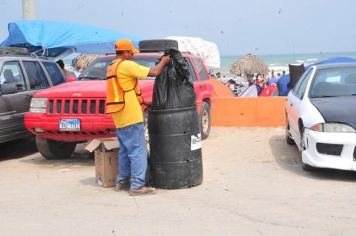 Dispone Limpieza Publica de brigadas en la Playa