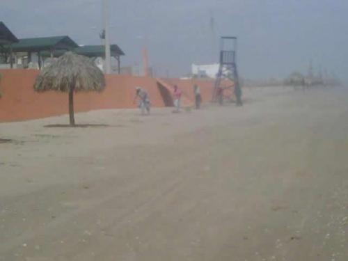 Reparan daños en Playa Bagdad