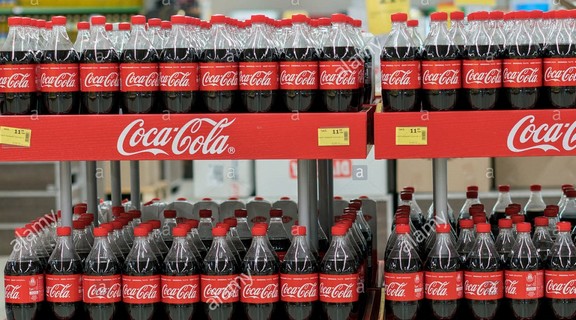 Empleados foráneos de la Coca-Cola roban a tendajos les dejan menos producto