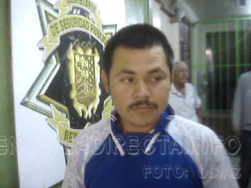 Roba en tienda y es detenido
