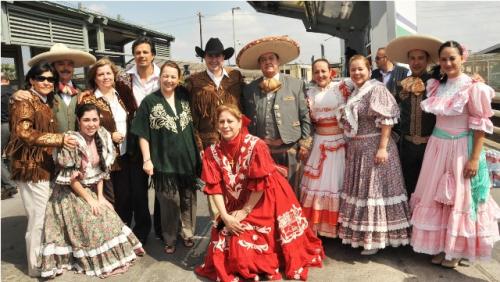 Brownsville y Matamoros unen lazos de amistad a medio Puente Nuevo Internacional