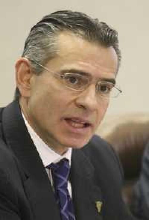 Quieren hacer de Pemex empresa tipo Televisa o Telmex