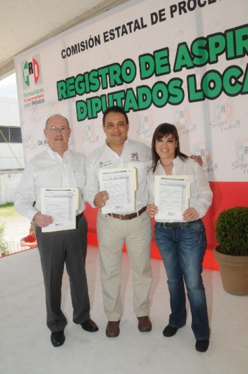 Se registran en Ciudad Victoria aspirantes a diputados del PRI por Matamoros