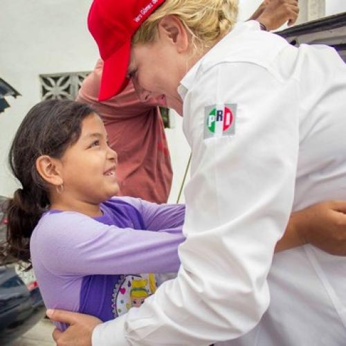 Reciben colonias propuestas de Verónica Gómez de Robinson.