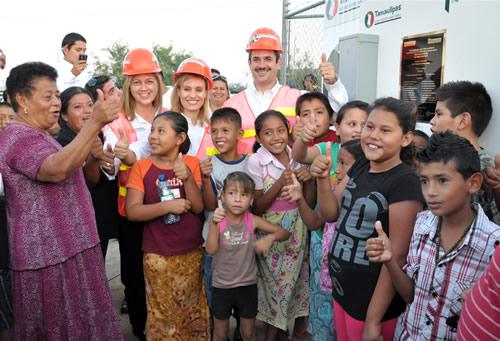 Alumbran colonia Independencia Nacional