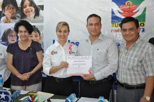Entrega Smart cheque por más de 350 mil pesos a Fundación ALE